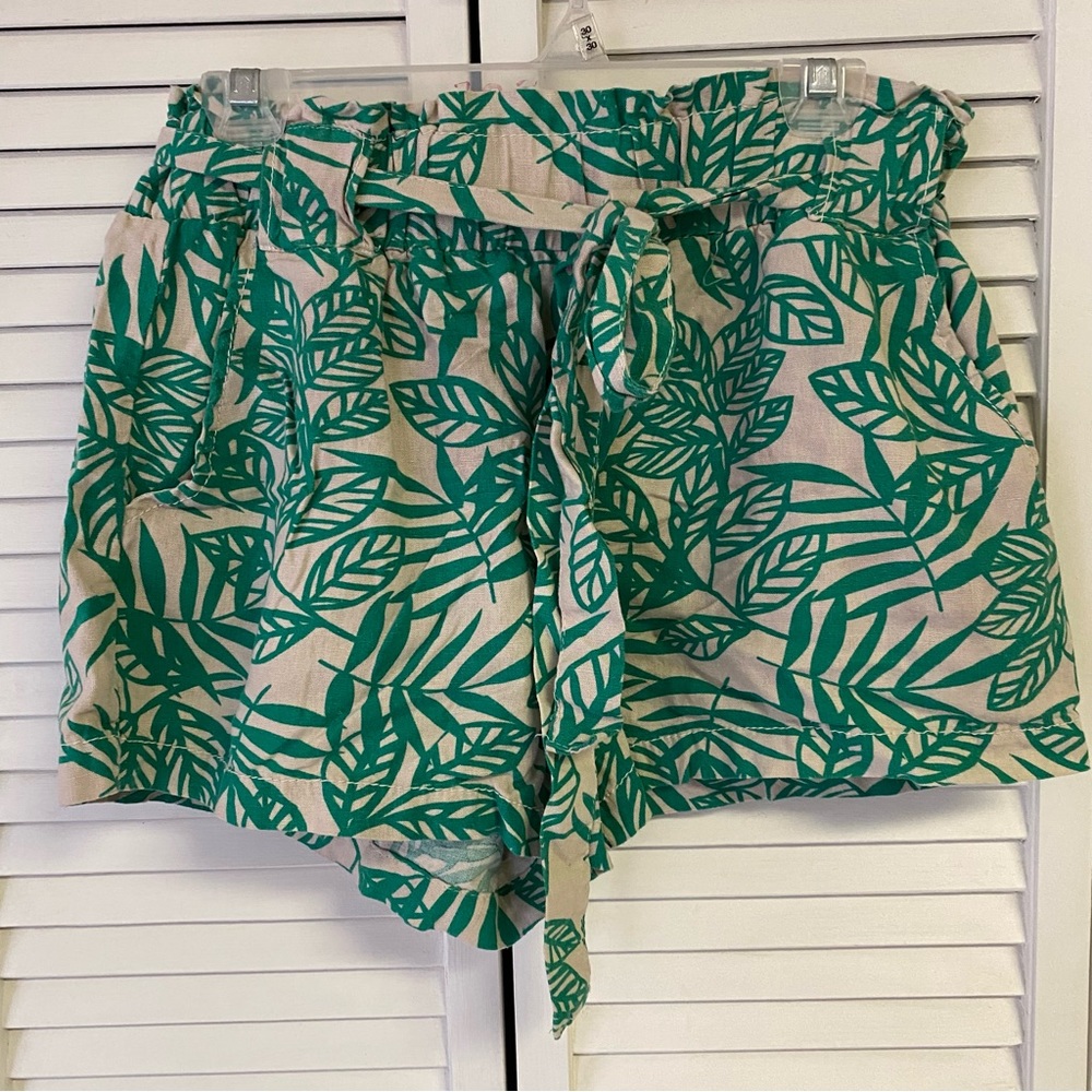 Cali 1850 Green Cream Tropical Floral Paper Bag Waist Tie Pocket Shorts Sz L
